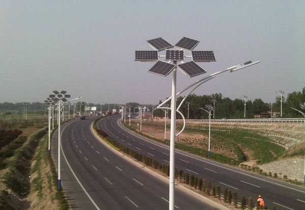太阳能高杆路灯 太阳能高杆LED路灯